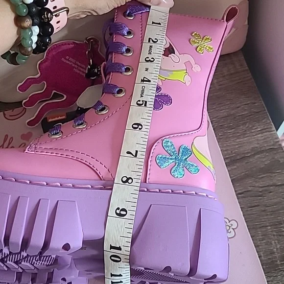 💖 💛 Rare Spongebob Bikini Bottom Besties Combat Boots sz 5 🌟 New 🎀 - Picture 8 of 8